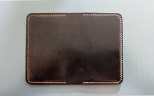 Load image into Gallery viewer, Horween Color #4 Shell Cordovan 2 Pocket Minimalist Card Wallet
