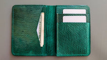 Load image into Gallery viewer, Golf Green Metta Catharina Shell Cordovan Vertical Wallet
