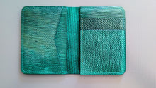 Load image into Gallery viewer, Golf Green Metta Catharina Shell Cordovan Vertical Wallet
