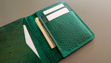 Load image into Gallery viewer, Golf Green Metta Catharina Shell Cordovan Vertical Wallet
