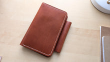 Load image into Gallery viewer, English Tan Dublin Deluxe Leather Field Notes Journal
