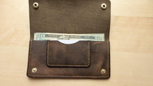 Load image into Gallery viewer, Crazyhorse Moto/Trucker Style Wallet
