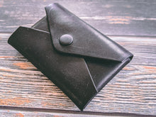 Load image into Gallery viewer, Black Horween Dublin Snap Envelope Card Wallet
